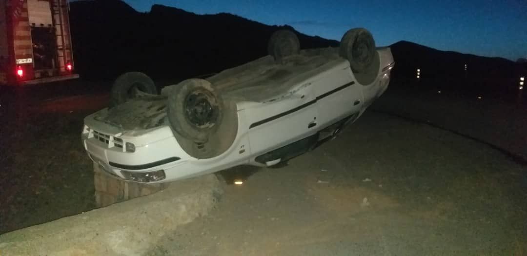 واژگونی خودروی سواری سمند در جاده خرم آباد به الشتر