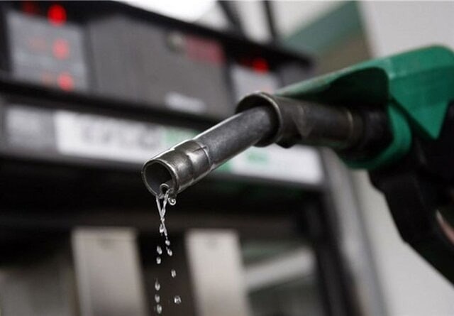 رئیس  سازمان برنامه و بودجه: قیمت بنزین تغییر نمی‌کند