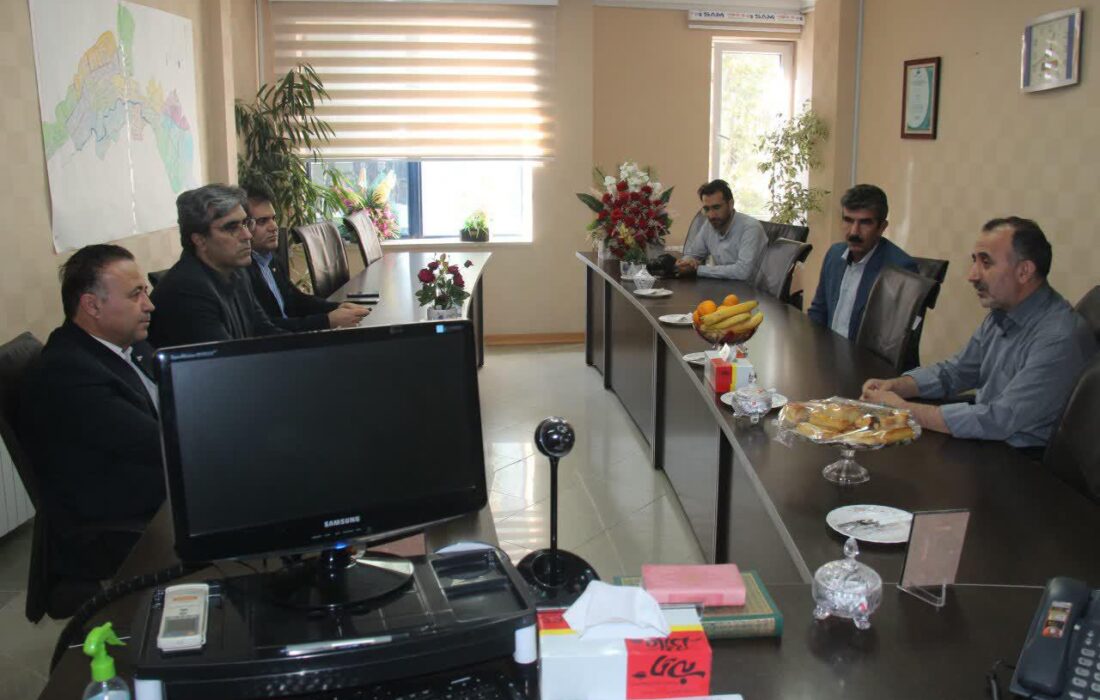 دیدار مدیر شعب بانک رفاه کارگران استان با سرپرست اداره کل بیمه سلامت لرستان