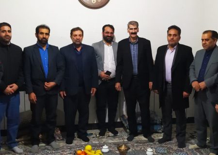 دیدار مدیرکل ورزش و جوانان استان با خانواده دروازه بان تیم ملی فوتبال