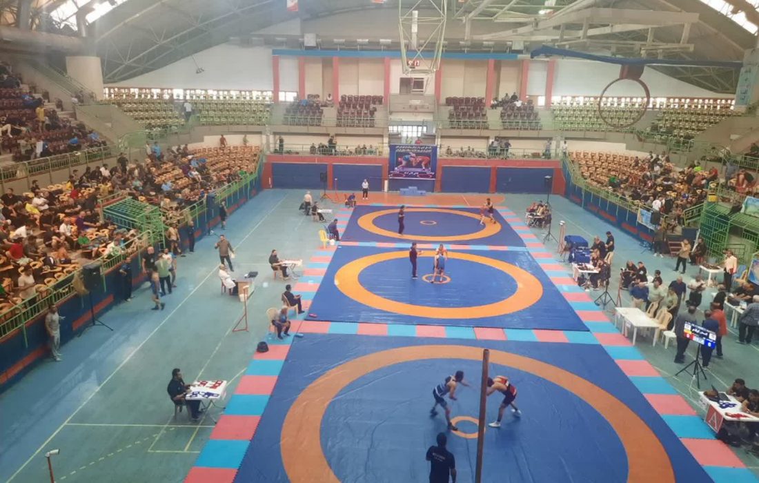 روز دوم مسابقات کشتی آزاد پیشکسوتان کشور در بروجرد