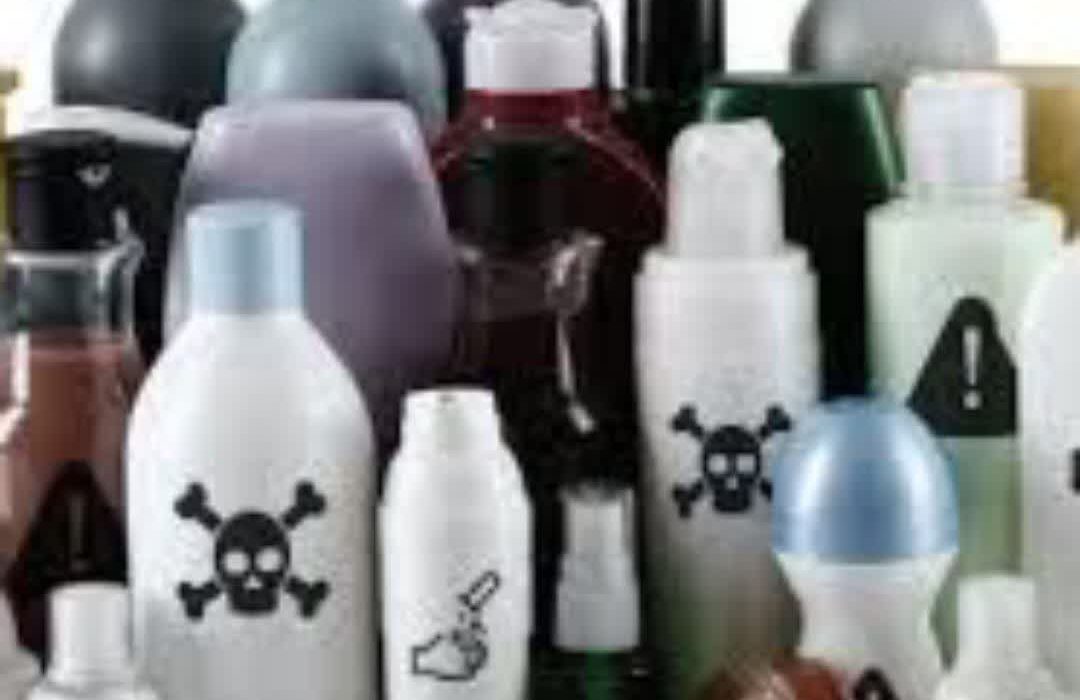 کشف ۲۷۵ قلم لوازم آرايشي و بهداشتي خارجي قاچاق در دورود