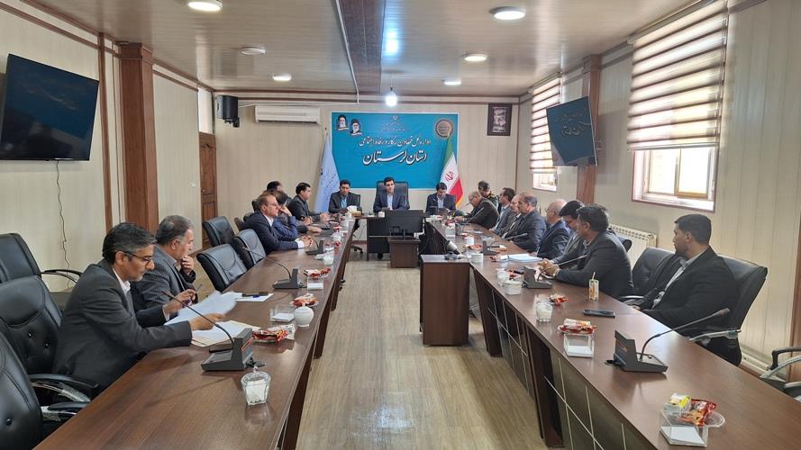 دستگاههای اجرایی لرستان در کنار جامعه کار و تولیدفضایی فراهم کنند تا کارگر و کارفرمارونق تولیدرا رقم بزنند