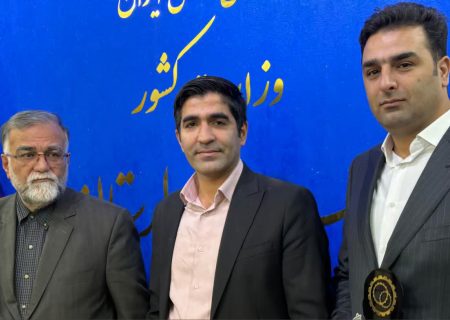 تقدیر از «مهندس فرزاد ملکی‌فر» جوان برتر کارآفرین لرستان