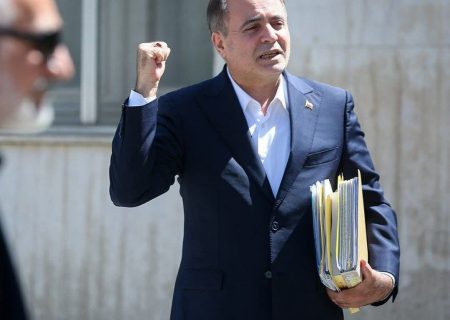 استیضاح وزیر جهاد در هاله ای از ابهام، امضاها کم شد