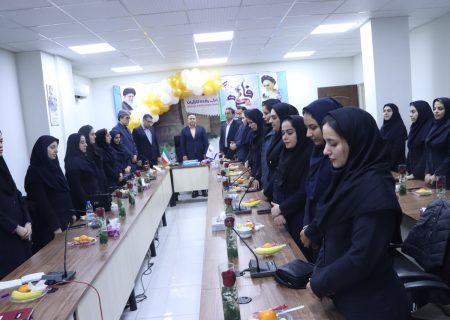 تجلیل از بانوان شاغل دربانک رفاه کارگران لرستان به مناسبت ولادت حضرت زهرا(س) وروز زن